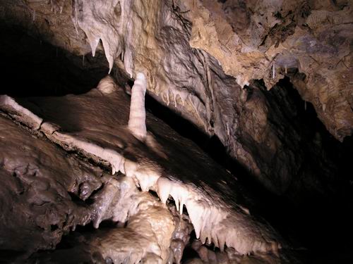 Bozkovské dolomitové jeskyně